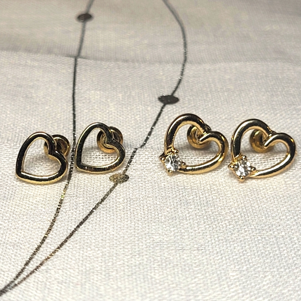 2 Pair Bundle Of Gold Tone Heart Shape Stud Earrings Rhinestone Valentine's Love